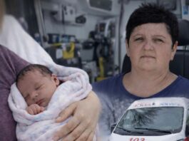 На Павлоградщині 18-річна дівчина народила у кареті швидкої