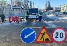 У Павлограді комунальники ліквідували аварійну ситуацію на проїжджій частині