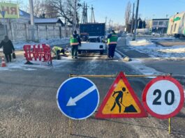 У Павлограді комунальники ліквідували аварійну ситуацію на проїжджій частині