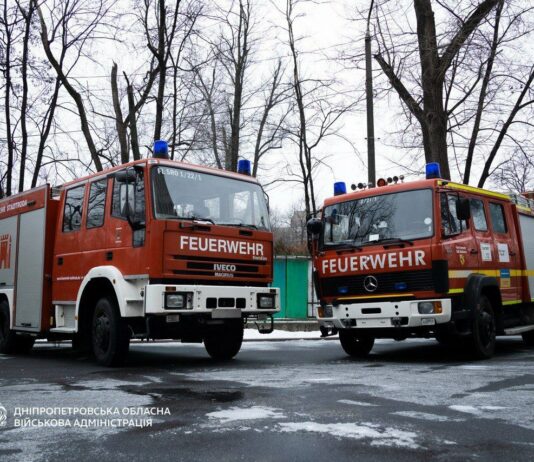 Одна з громад Павлоградського району отримала сучасний пожежний автомобіль