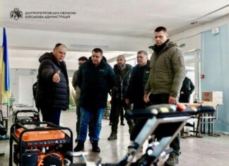 Очільник Дніпропетровщини перевірив, як працює Пункт незламності в одному з навчальних закладів Павлограда