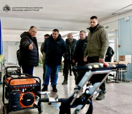 Очільник Дніпропетровщини перевірив, як працює Пункт незламності в одному з навчальних закладів Павлограда