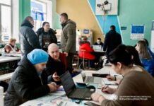 Очільник області перевірив роботу транзитного центра у Павлограді