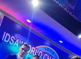 Павлоградські танцюристи везуть у місто повний комплект нагород з Чемпіонату Світу зі спортивних танців