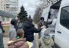 У Павлограді благодійники видали переселенцям набори першої необхідності