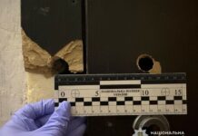 У Павлограді чоловік стріляв у під’їзді