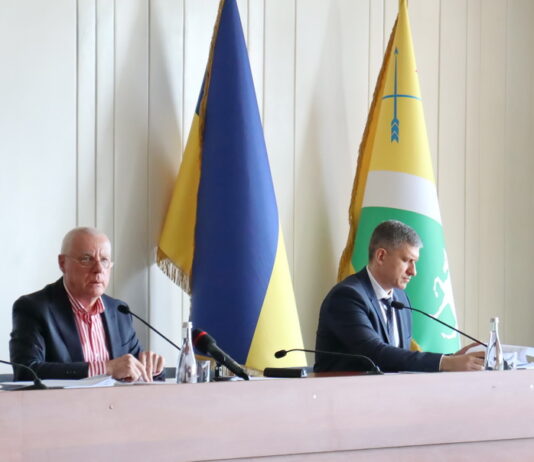 У Павлограді відбулася позачергова сесія міської ради: які питання розглянули депутати?