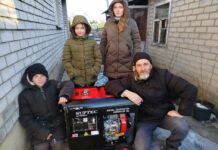 У Павлоградському районі прийомні родини та дитячий будинок сімейного типу отримали дизельні генератори