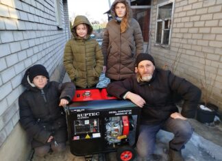 У Павлоградському районі прийомні родини та дитячий будинок сімейного типу отримали дизельні генератори