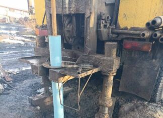 У Шахтарському продовжується будівництво свердловин