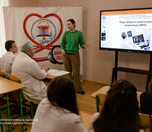 Павлоград отримав комп’ютерне обладнання з Японії для навчання студентів