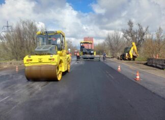 На Дніпропетровщині триває ремонт доріг: додали 2 нові напрямки
