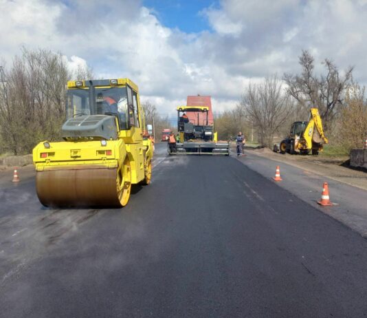 На Дніпропетровщині триває ремонт доріг: додали 2 нові напрямки