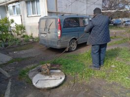 Ганчір’я, побутове сміття, жир: павлоградці продовжують засмічувати каналізацію