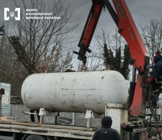 Нелегальна АЗС у Павлограді: справу скерували до суду