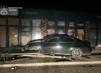 У Павлограді затримали водія, який у стані алкогольного сп’яніння на швидкості влетів у людей і втік