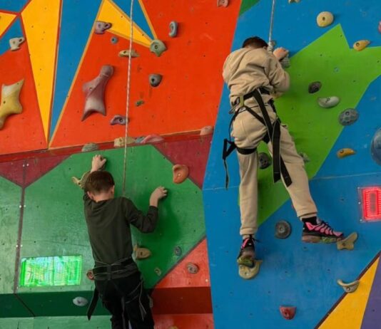 Ветерани Західного Донбасу підкорювали скеледром у Павлограді