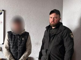 В електричці «Дніпро – Павлоград» чоловік пограбував жінку