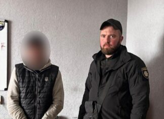 В електричці «Дніпро – Павлоград» чоловік пограбував жінку