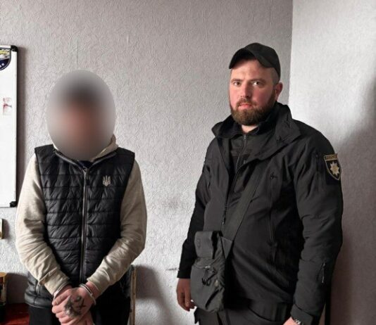 В електричці «Дніпро – Павлоград» чоловік пограбував жінку