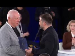 Володимир Зеленський вручив Павлограду відзнаку «Місто-герой України»