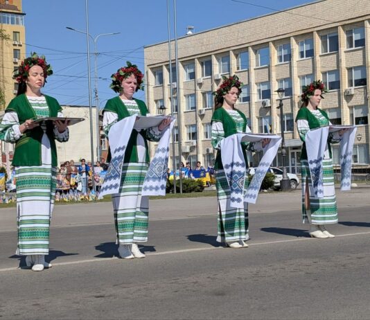 У Павлограді посмертно нагородили загиблих військовослужбовців