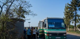 Складно та небезпечно: як працює соціальний маршрут до Шахтарського
