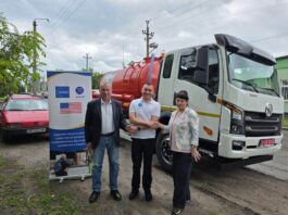 Шахтарському передали сучасну вакуумну очисну машину