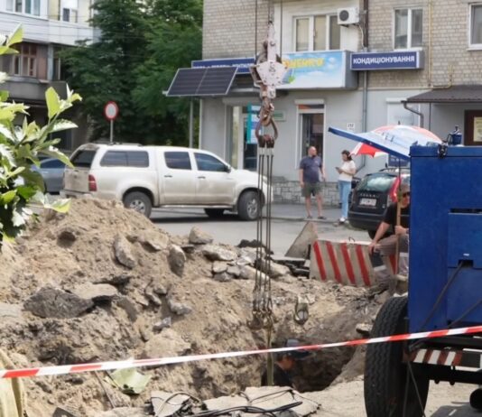 У Павлограді тривають роботи на тепломережі у провулку Музейному