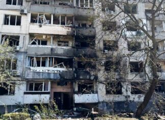 На місці ворожої атаки у Павлограді працюють усі служби