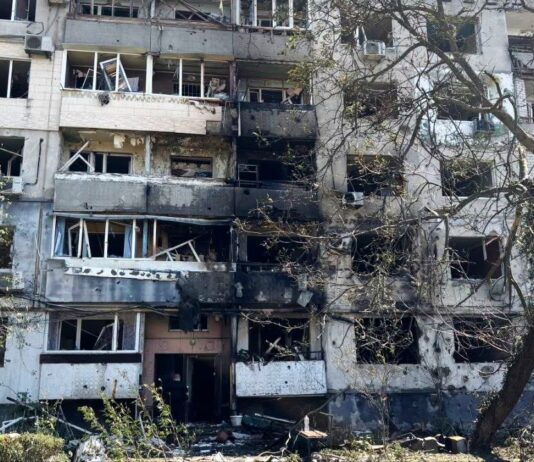 На місці ворожої атаки у Павлограді працюють усі служби