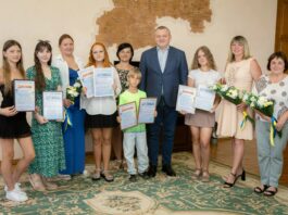 Учениця павлоградської гімназії посіла друге місце в обласному конкурсі дитячих проєктів
