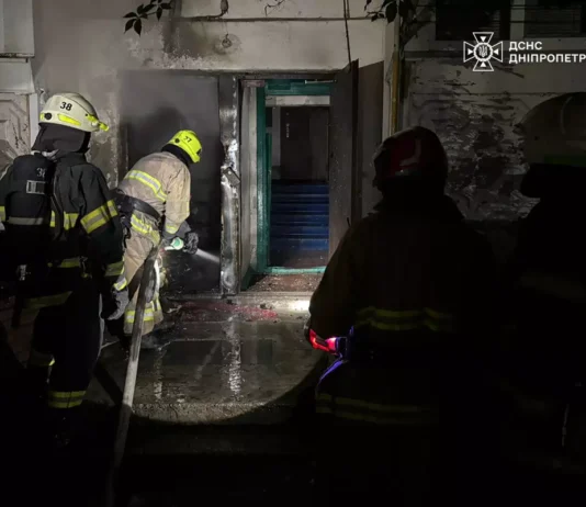 У Павлограді горіла багатоповерхівка: надзвичайники врятували 7 людей