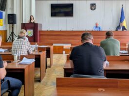 Постраждалі мешканці мікрорайону Шахтобудівників прийшли на сесію міської ради