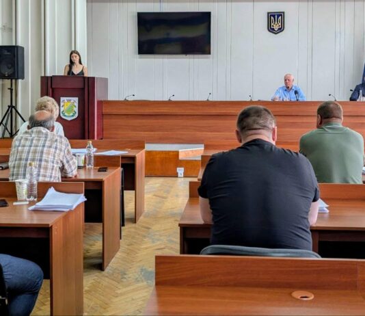 Постраждалі мешканці мікрорайону Шахтобудівників прийшли на сесію міської ради