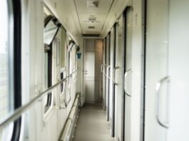 Залізничники Дніпропетровщини нагадали правила безпеки під час повітряної тривоги
