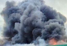Ворог атакував господарський супермаркет у Павлограді: є поранені