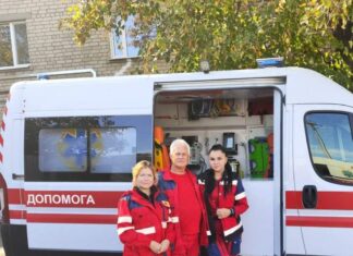 У Павлограді хлопчик впав із дерева та отримав тяжкі травми