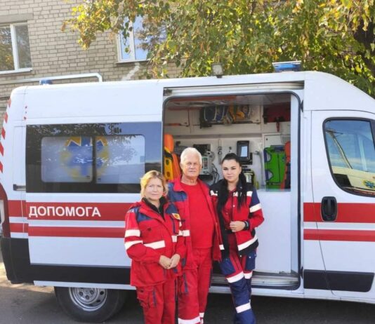 У Павлограді хлопчик впав із дерева та отримав тяжкі травми