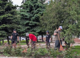 Майже 200 павлоградських юнаків та дівчат працювали влітку на користь громади