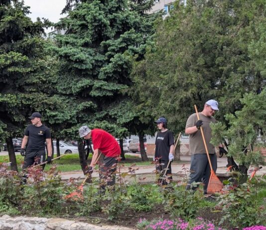 Майже 200 павлоградських юнаків та дівчат працювали влітку на користь громади