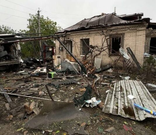 На місцях влучань КАБів у Павлограді працюють усі відповідні служби