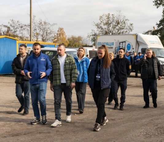 Транзитний центр у Павлограді відвідав міністр у справах громад, територій та внутрішньо переміщених осіб