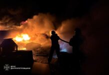 Ворог завдав удару по Павлограду: виникла масштабна пожежа