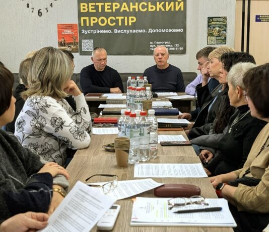 У Павлограді обговорили порядок розміщення портретів полеглих земляків на Меморіалі Героїв